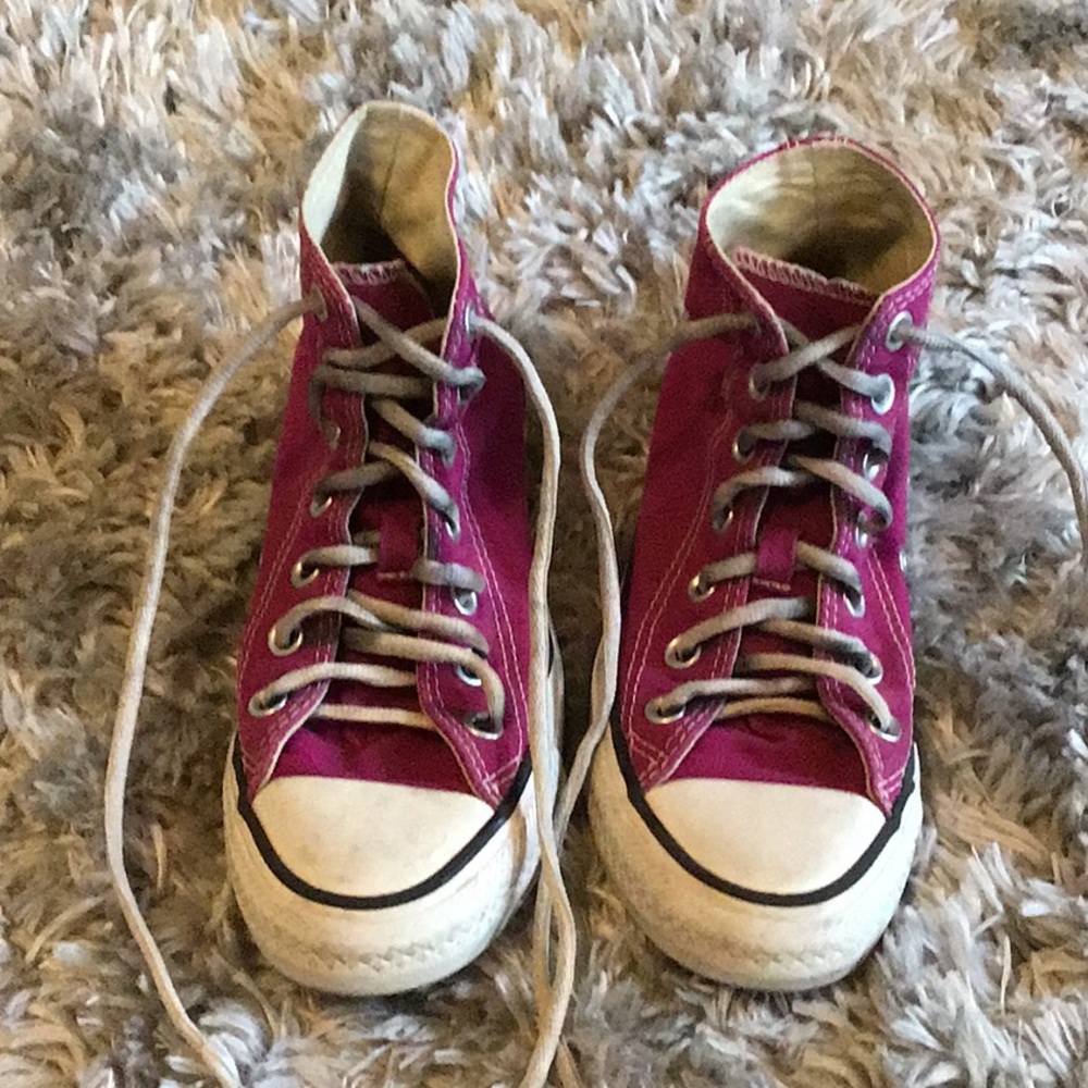 Dark pink high top converse size children 3